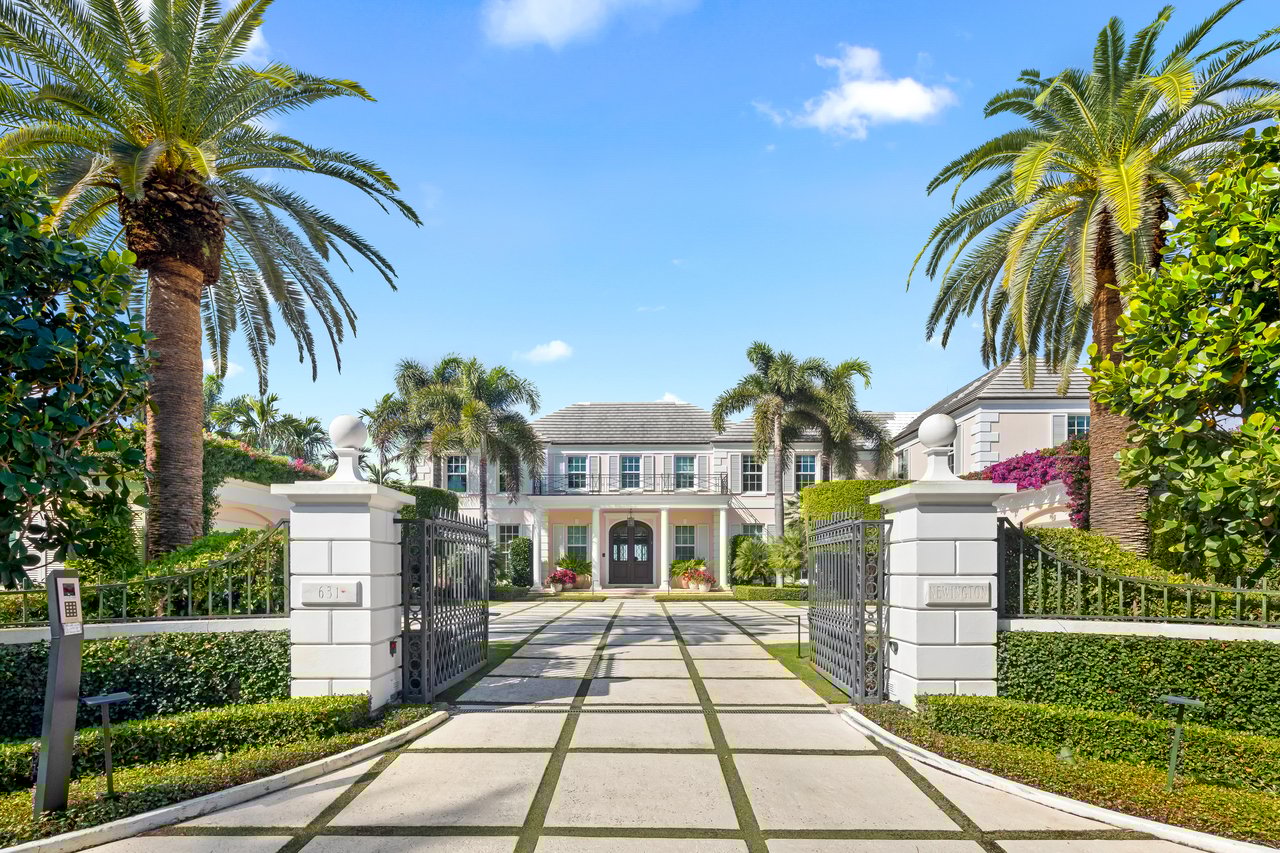 Georgian Waterfront Mansion on Everglades Island