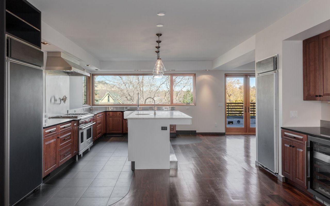 437 University Avenue