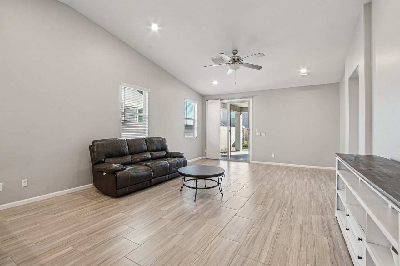 12413 W Myrtle Ct, Glendale, AZ 85307