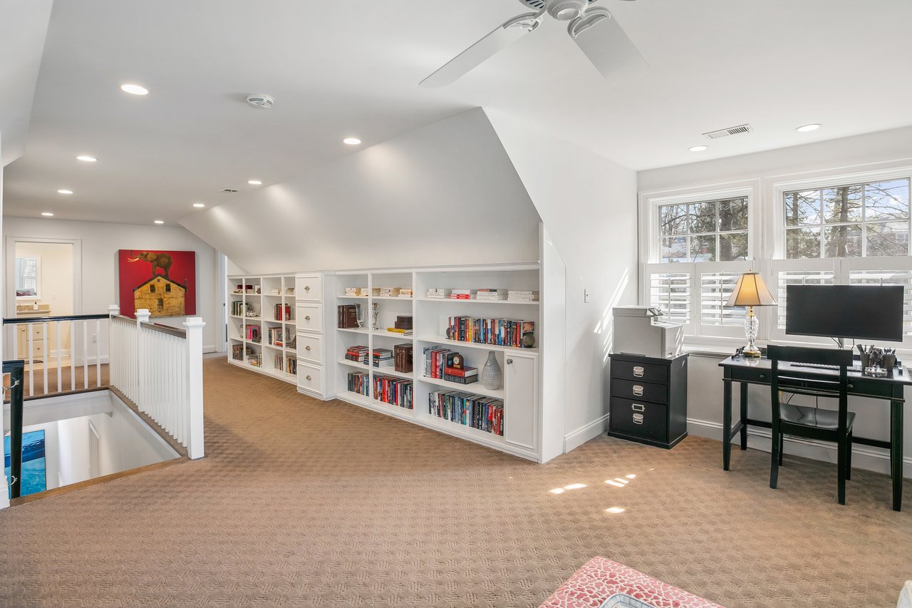 5025 Linnean Ave NW, Washington, DC 20008