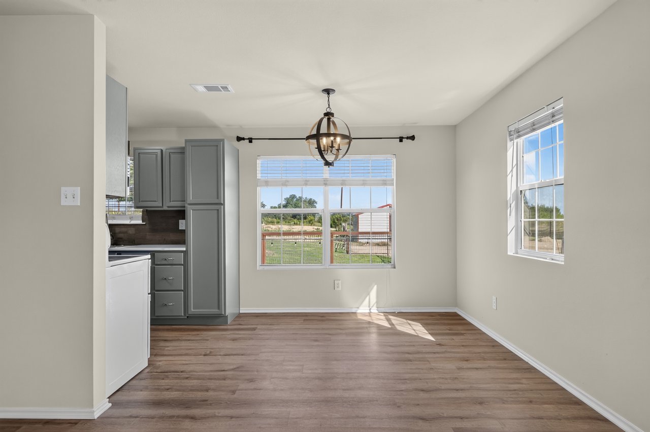 277 Private Road 1611