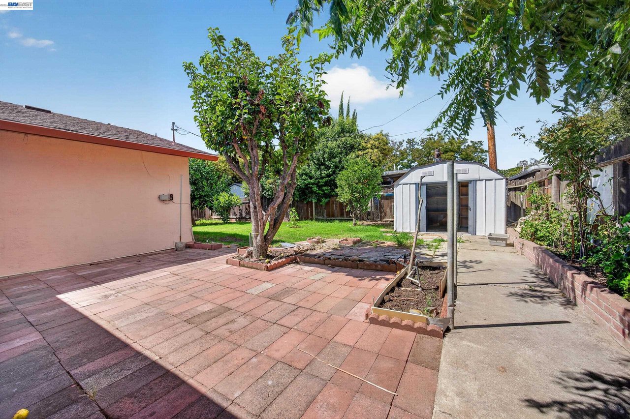 421 East Serrano Way