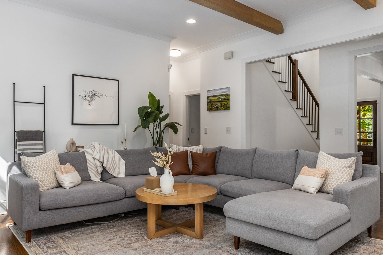 1273 Bernadette Lane NE