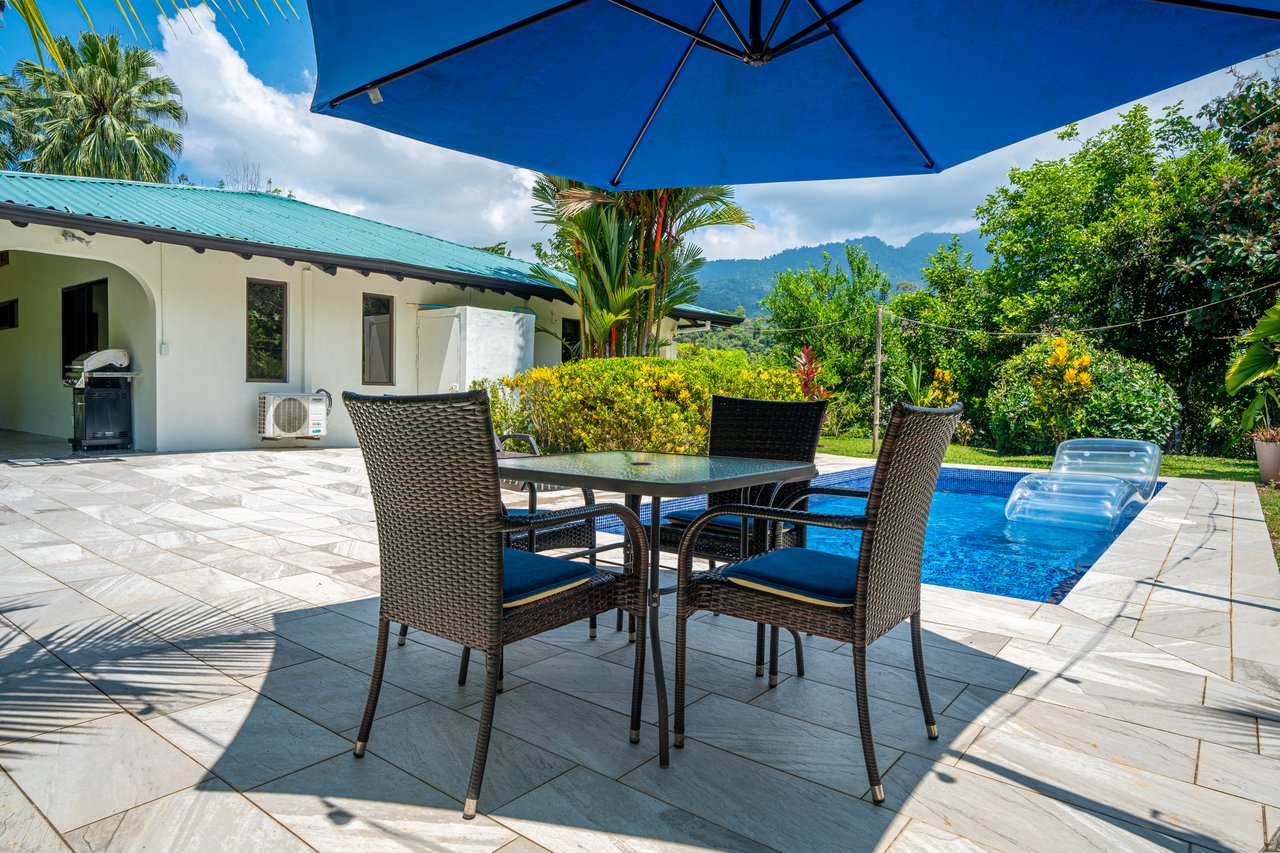 Beautiful Casa Tucán Escape, Tres Rios,  Gorgeous Mountain View with Room to Build!