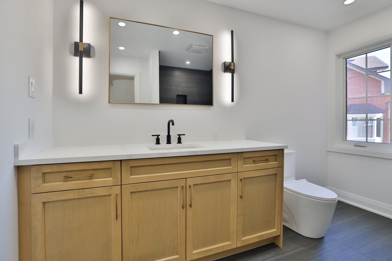 63 Tradewind Drive, Oakville