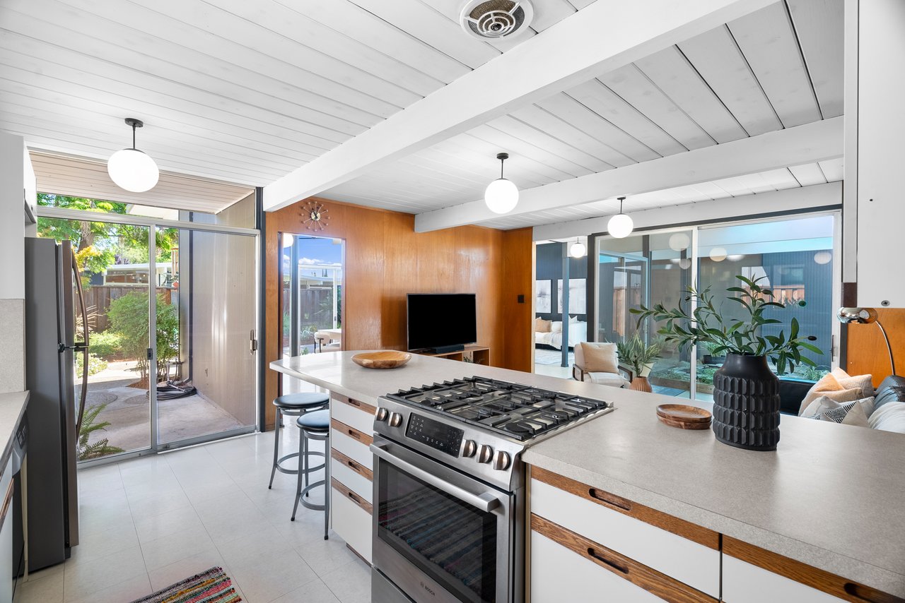 2326 Fairglen Drive