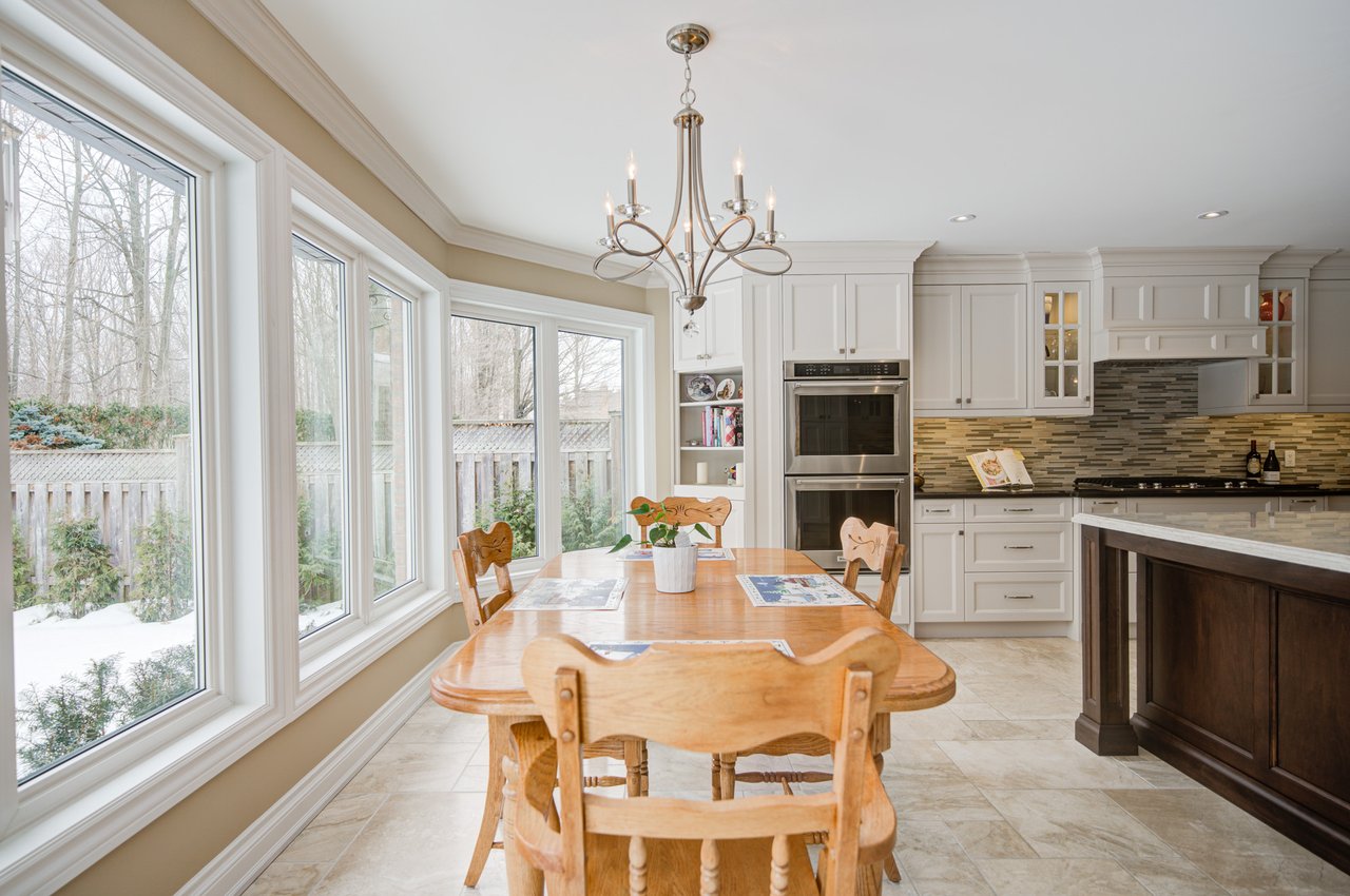 1296 Mapleridge Cres
