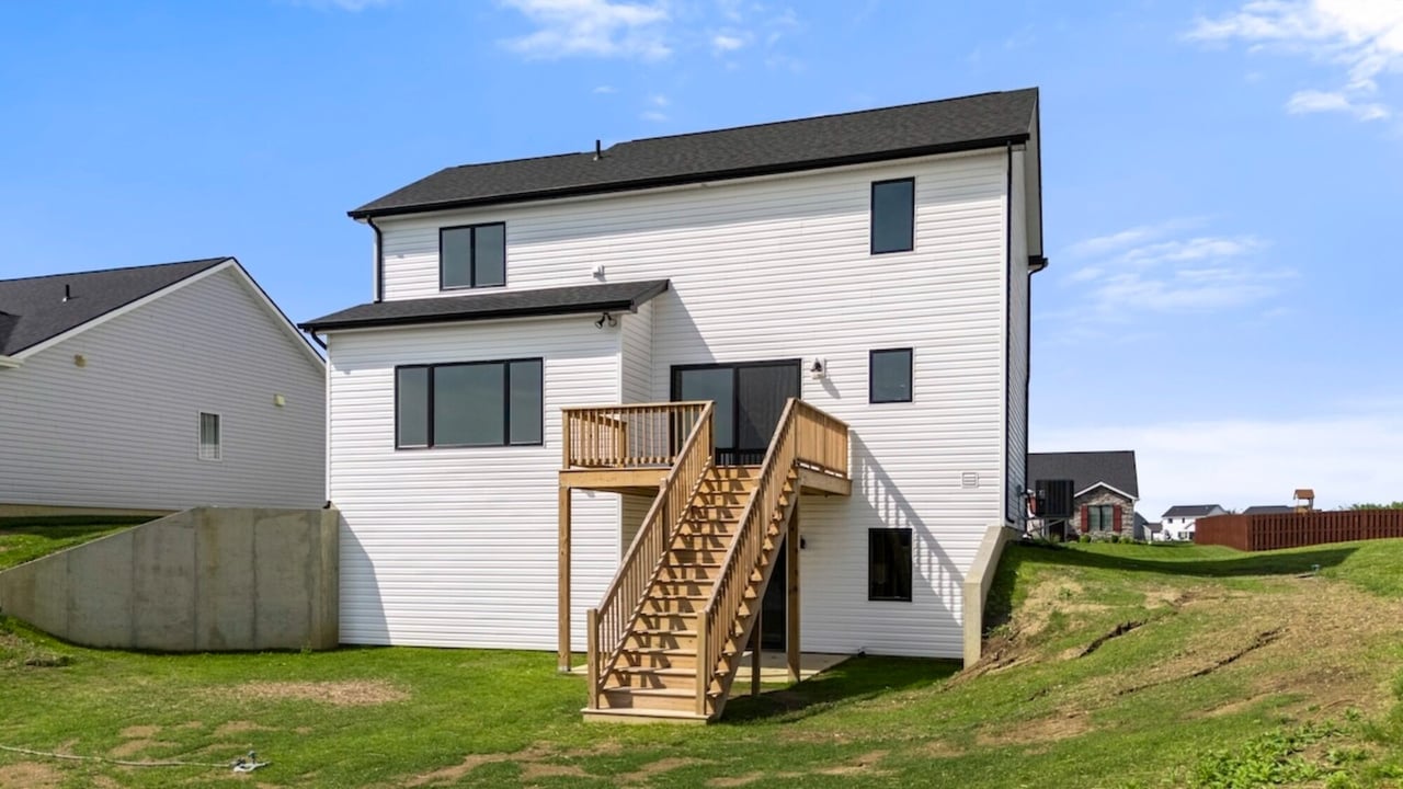 551 Persimmon Cove