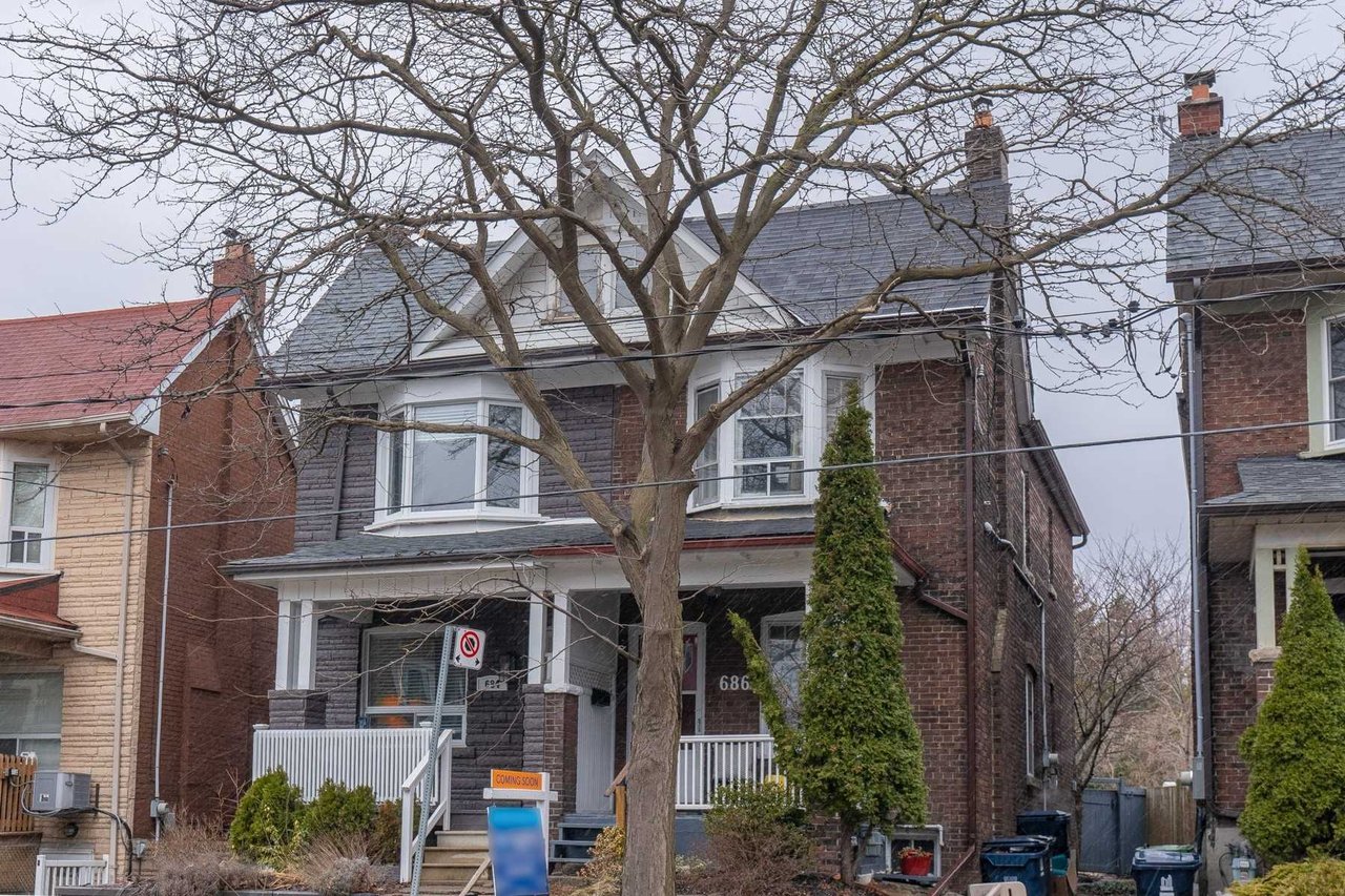 686 Woodbine Ave