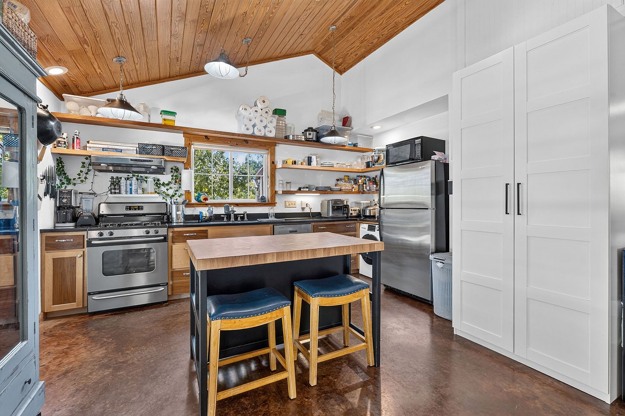262 E Ridgwood 