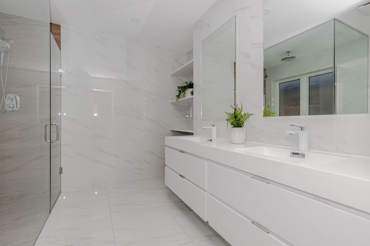 7108 Gablehurst Crescent