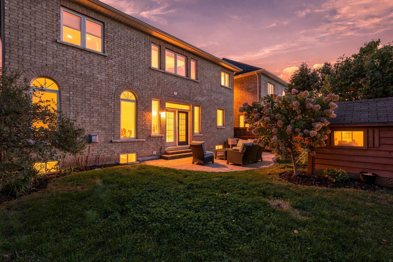 Family Living in the Heart of Lakeshore Woods