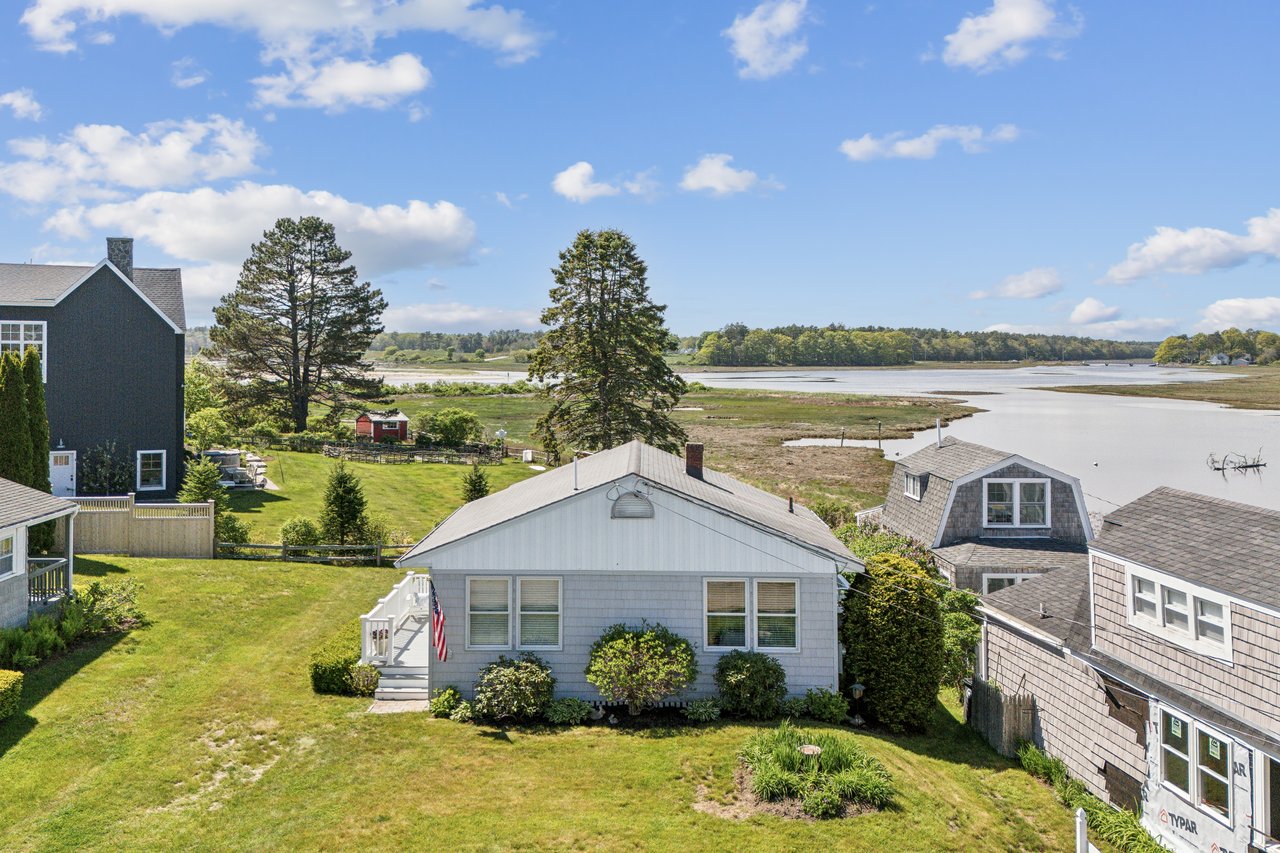 Cottage Between the River & Sea