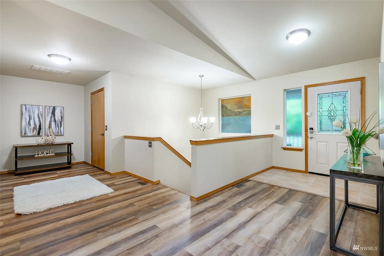 3 VALLEY CREST Way