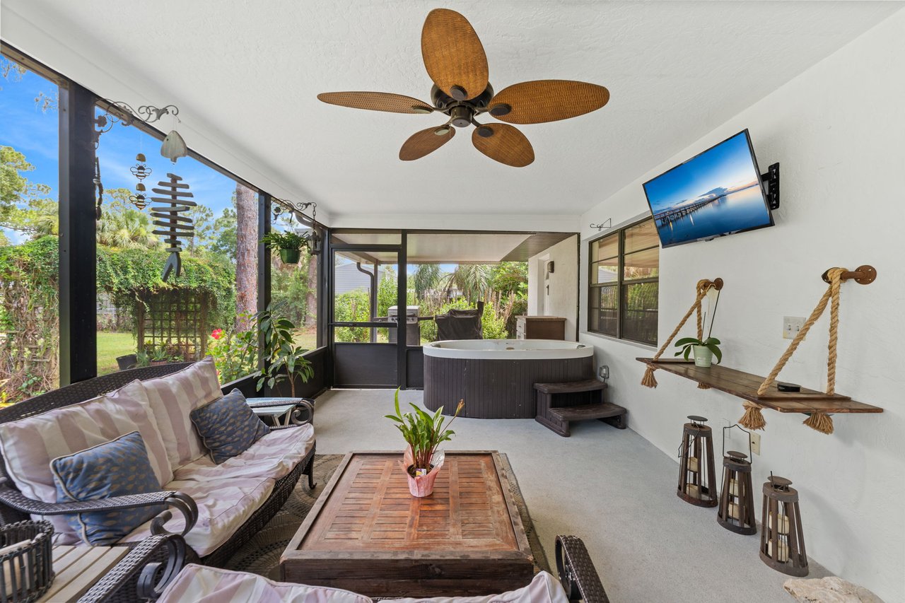 Screened patio and hot tub at 2471 Arizona Street