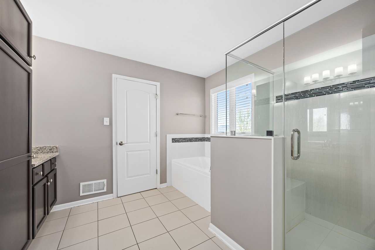 8724 Coventry Dr, Woodridge