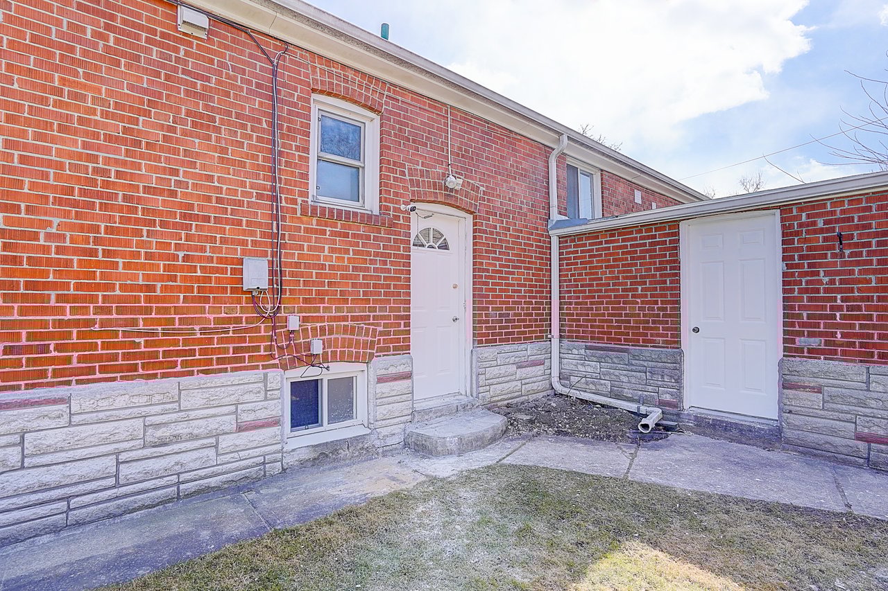 8 Bellvare Crescent, Toronto