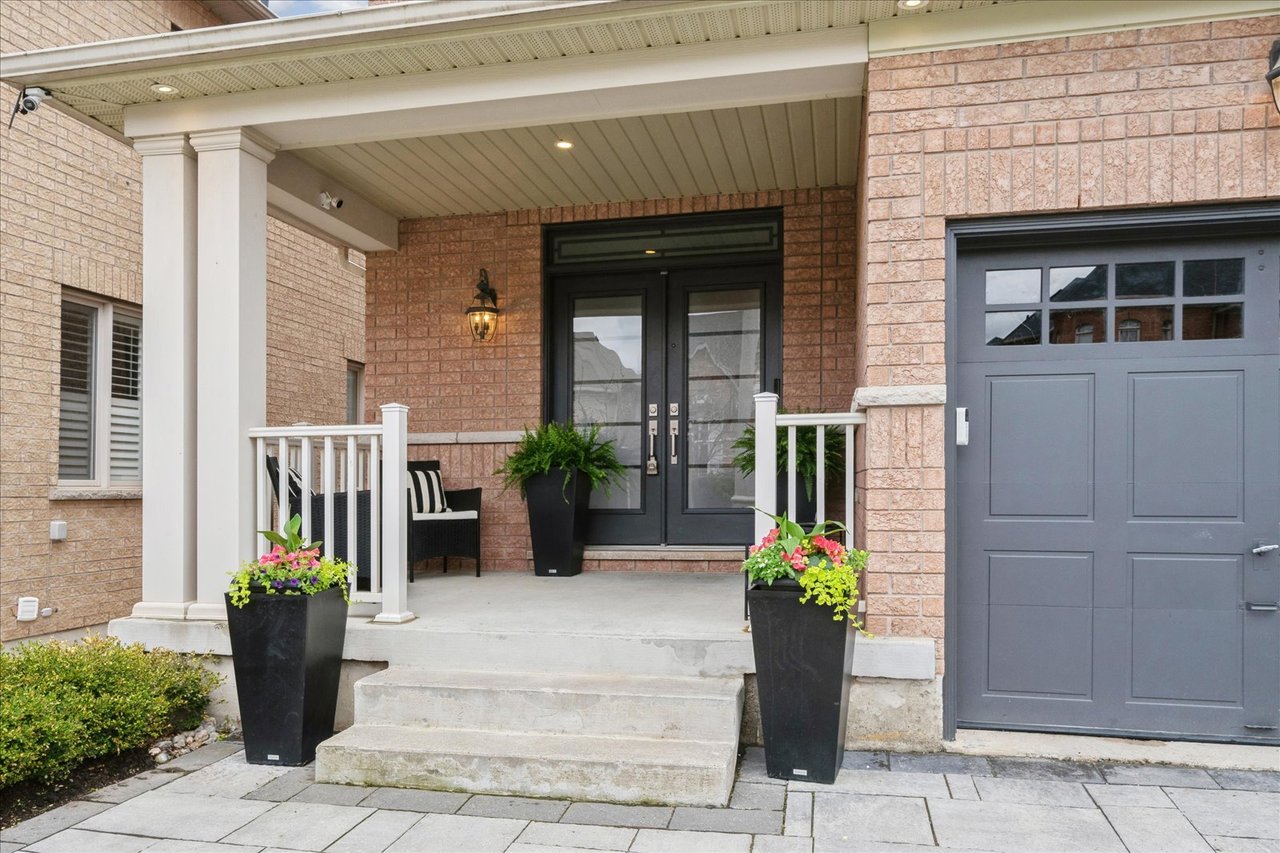32 Maplebank Cres