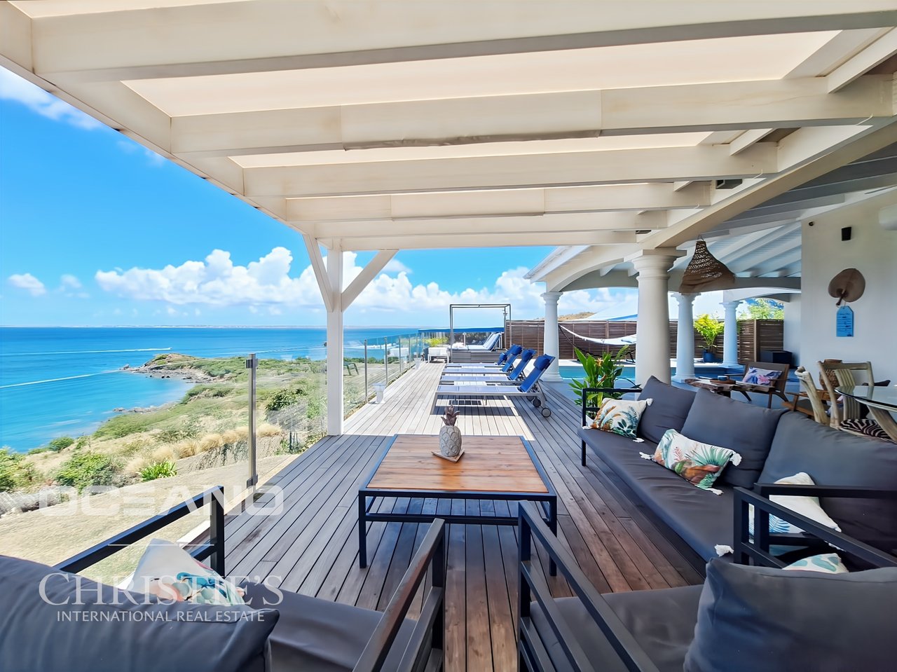 Sea View Villa + 2 Bedroom Apartment – Sought-After Area