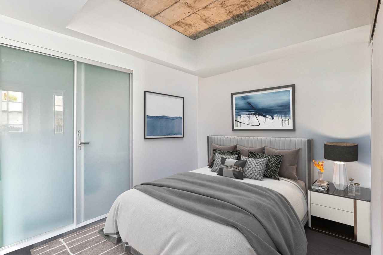 560 King St West Suite 1006