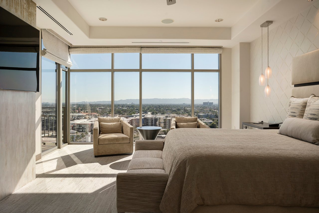 2211 E CAMELBACK Road, 1203