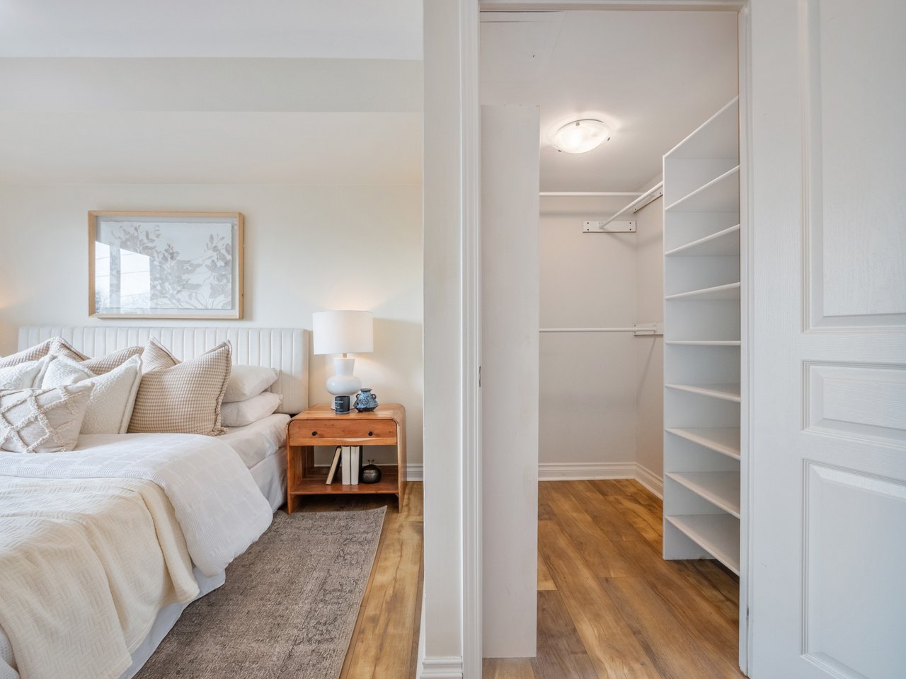 317 - 1863 QUEEN STREET E