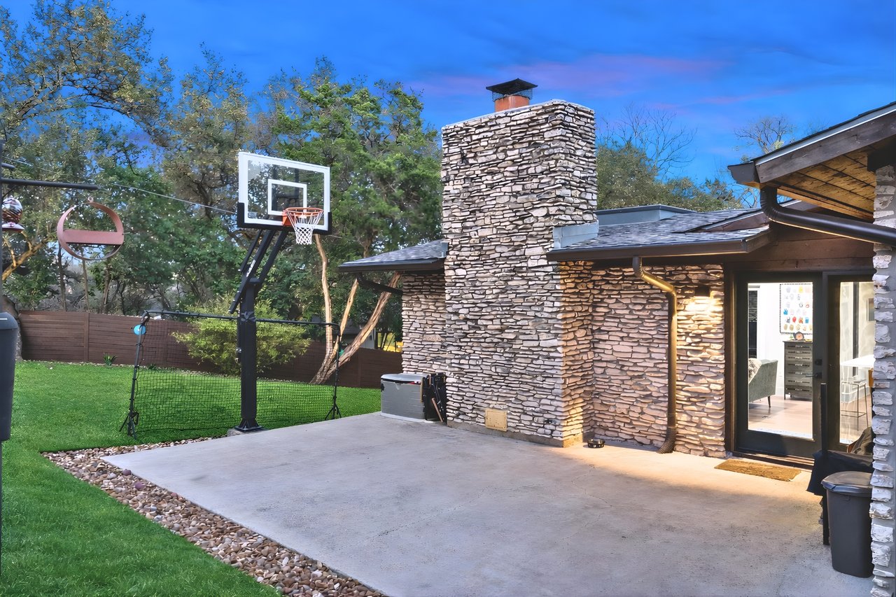 Balcones Mid-Century Modern Retreat