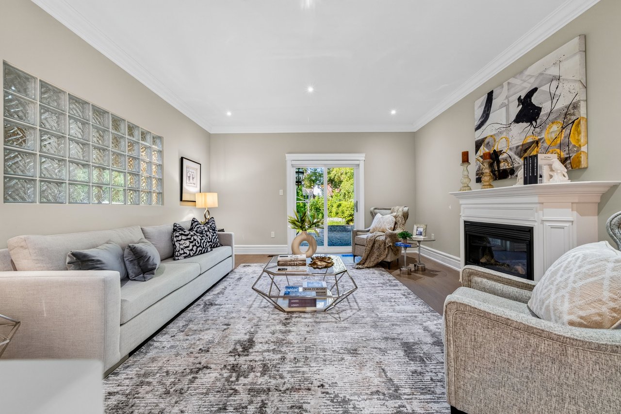 62 Fergus Ave
