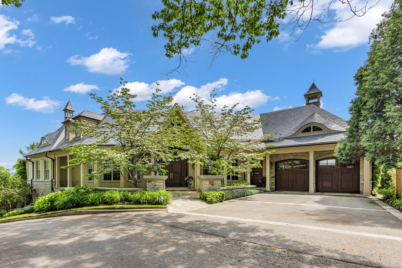 872 Whittier Cres