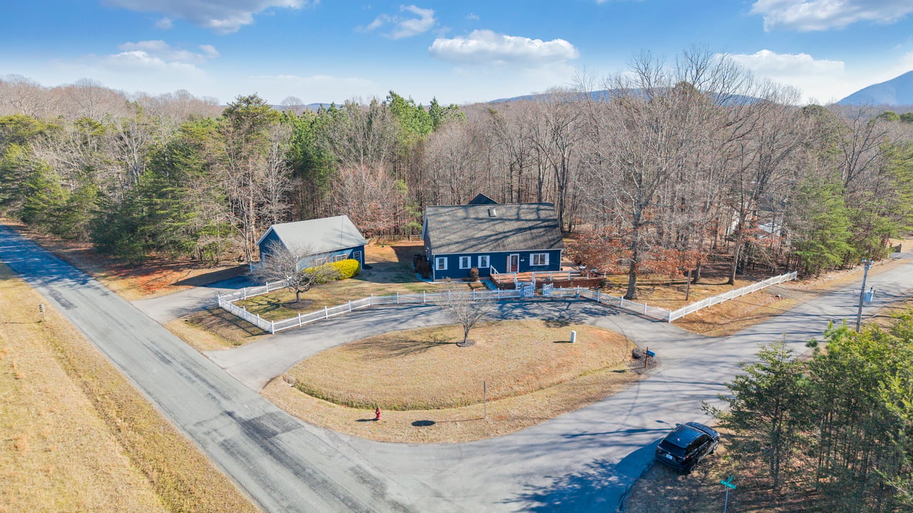 100 Sandpiper DR