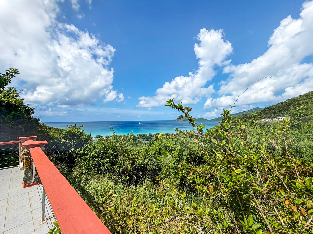 587 Lambert Beach Villa 3 Bedrooms