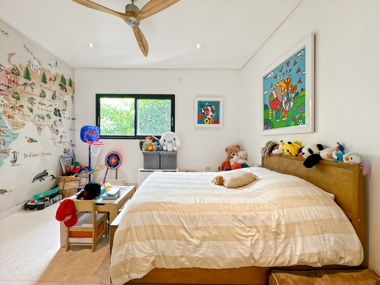 Rare Opportunity: Spacious Apartment with Terrace and Private Pool - ColeBay