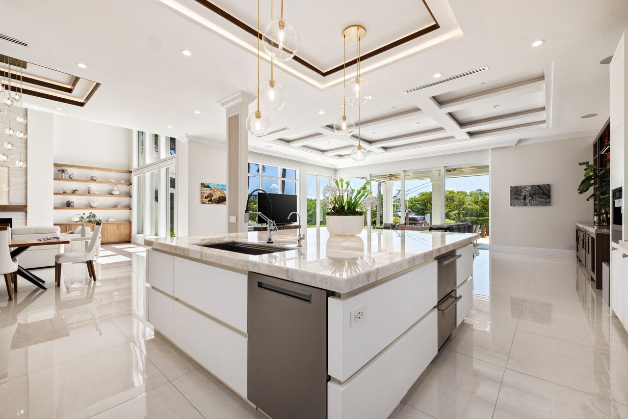 Palm Beach Gardens Waterfront Compound | 200' Deepwater Dockage | Harbour Isles