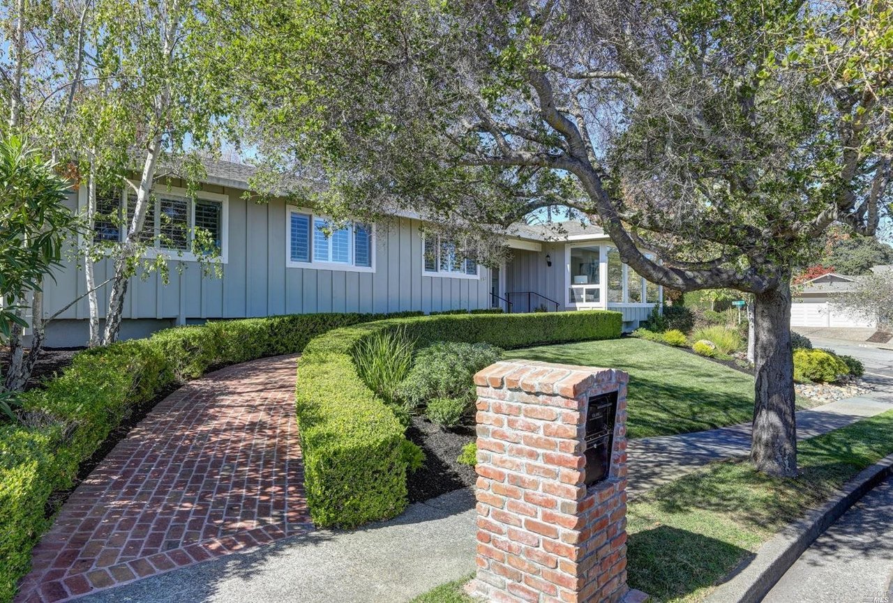 151 Fernwood Dr