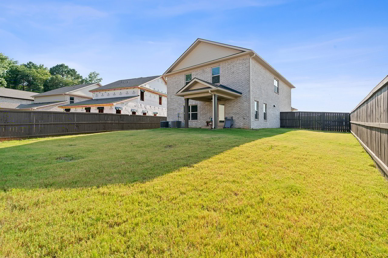 5 BEDROOMS! 3 BATHROOMS! ALMOST BRAND NEW!