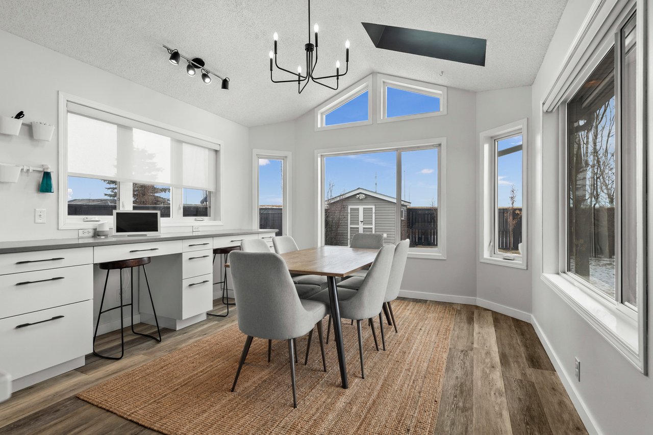 218 Coville Circle NE