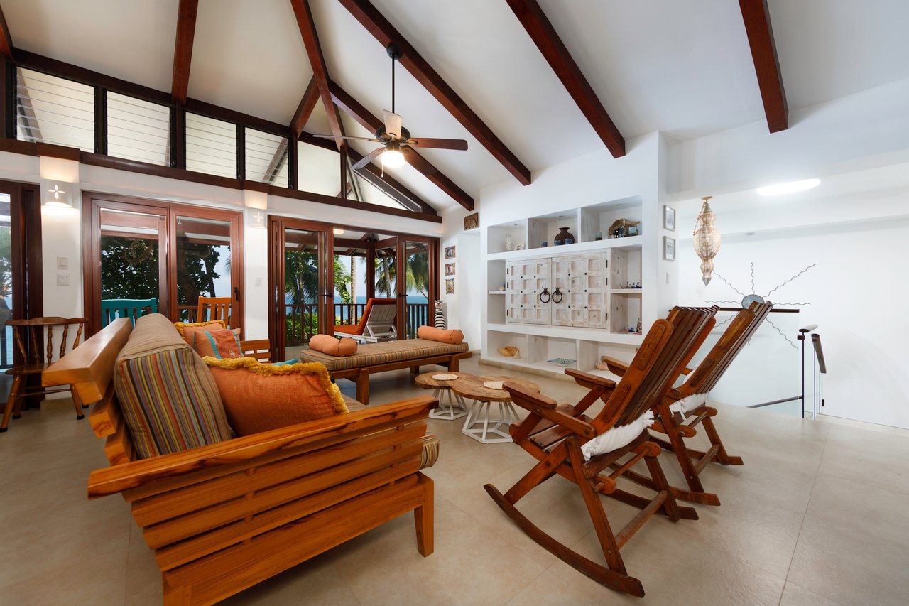Beachfront Surf Villa, Jaco, Puntarenas