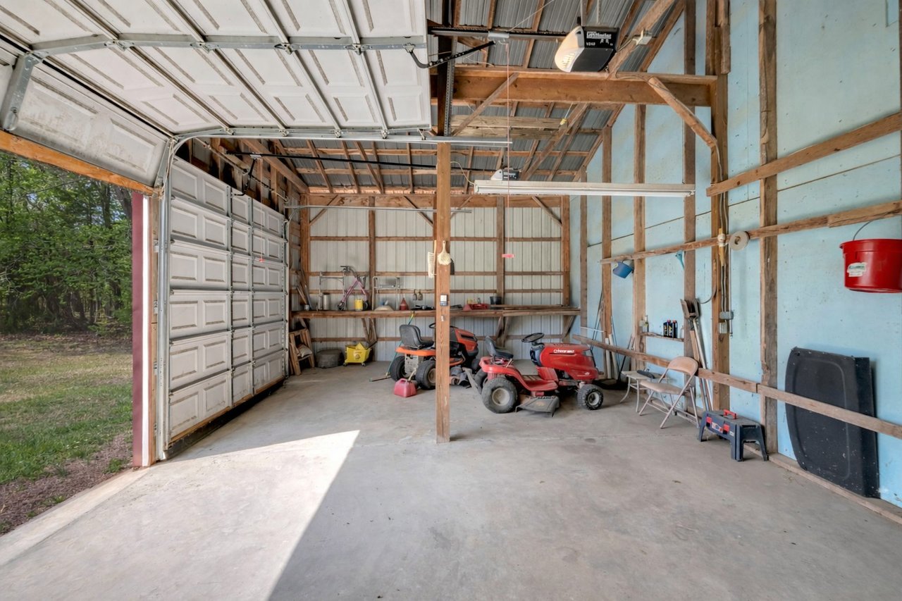 824 N Forest Hills School Rd