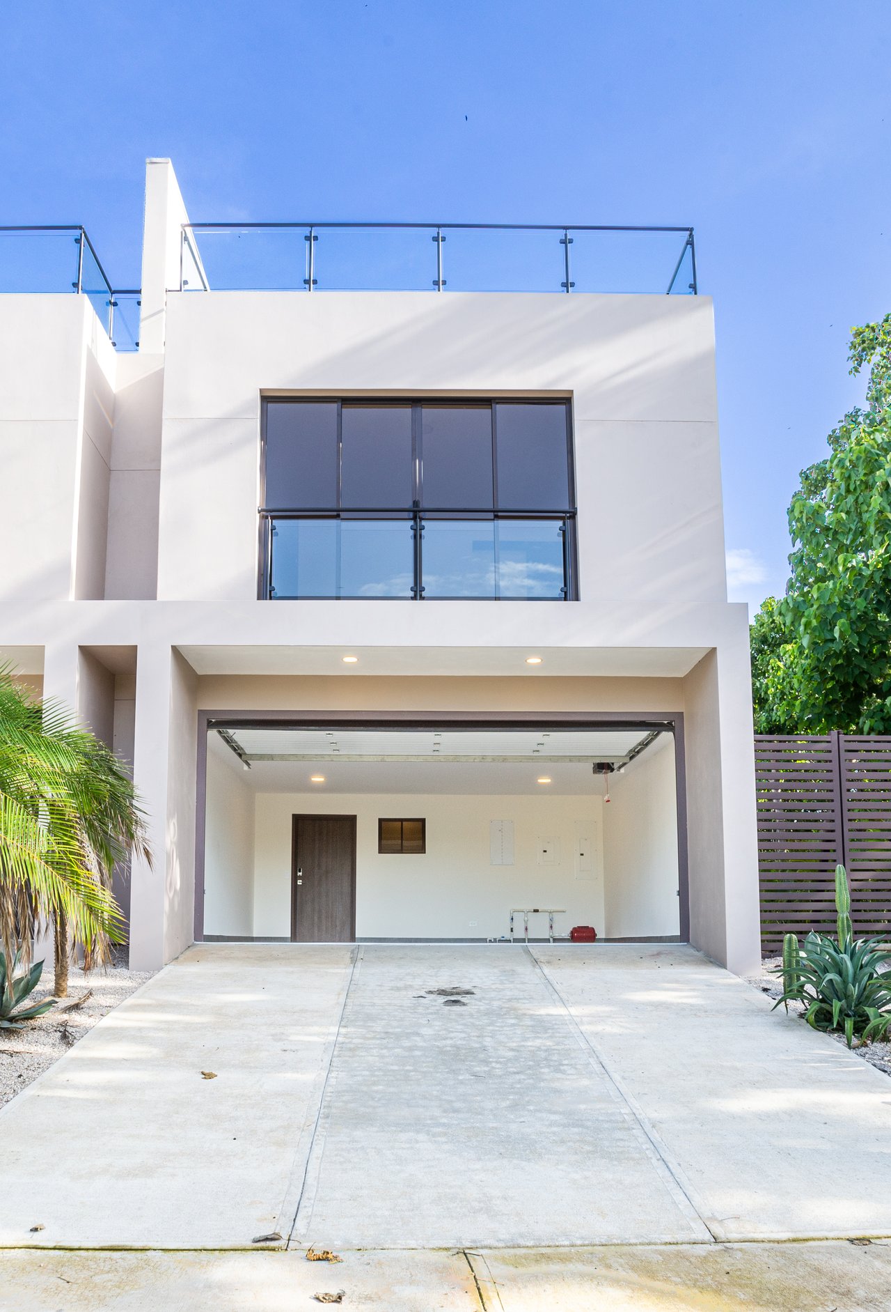 Flamingo Estates Luxury Home | Modern 4-Bed Retreat with Pool & Rooftop Terrace Near Beach & Marina