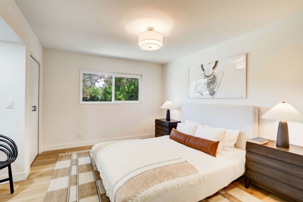 476 Jeanne Ct