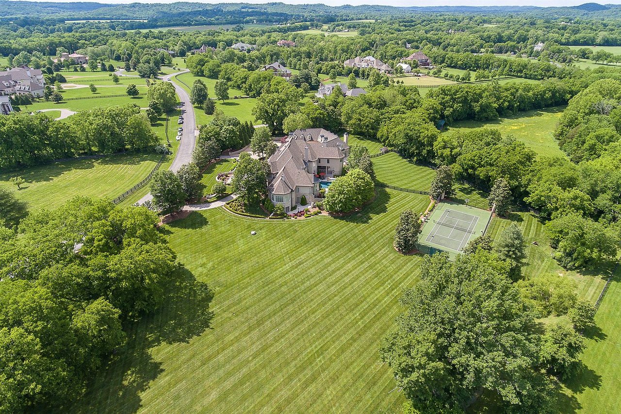 2410 Hidden River Ln
