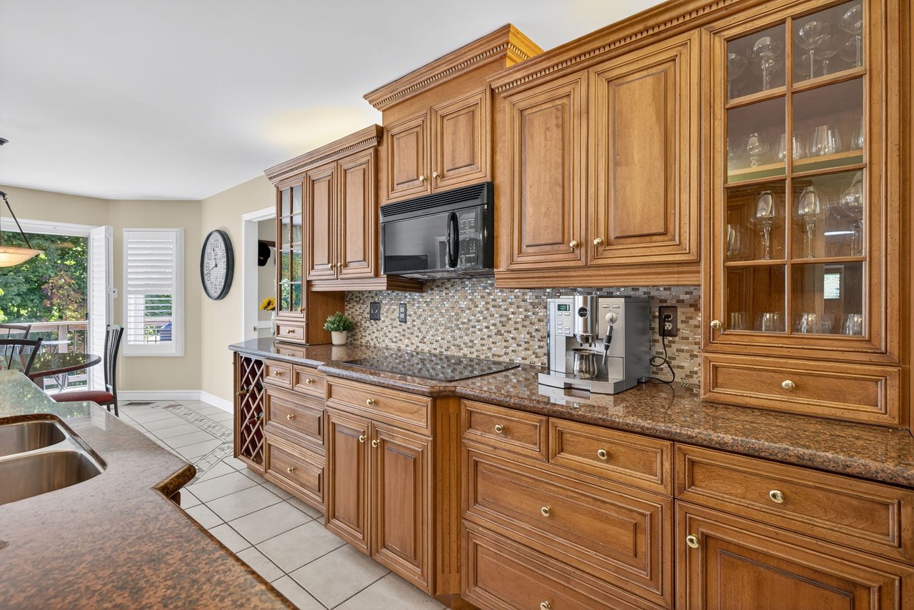 6 Falling Leaf Crt, Aurora