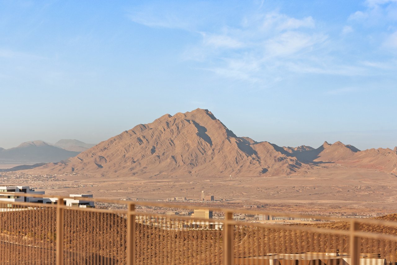 20 Sanctuary Peak Court