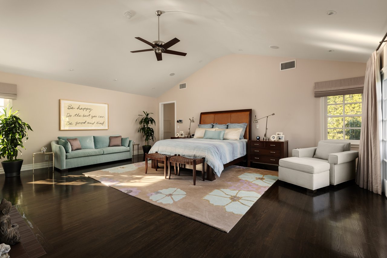 360 S Anita Ave, Brentwood 