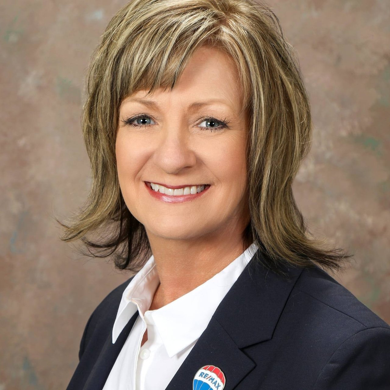 Janita Paulson Owatonna, MN Real Estate Agent Headshot	