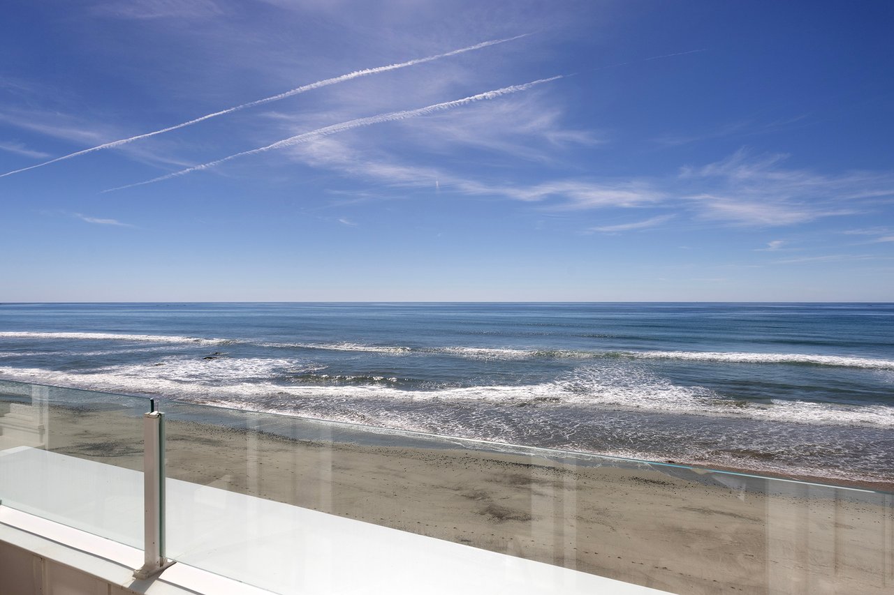 1880 N El Camino Real 23