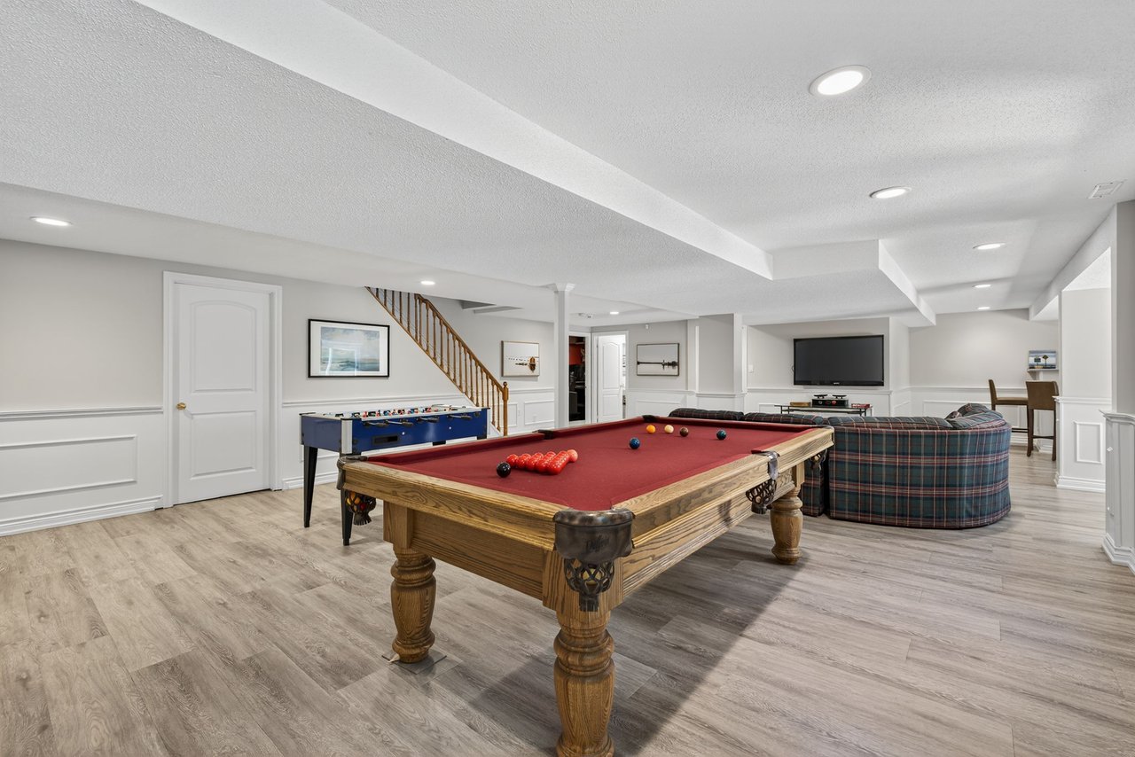 6 Falling Leaf Crt, Aurora