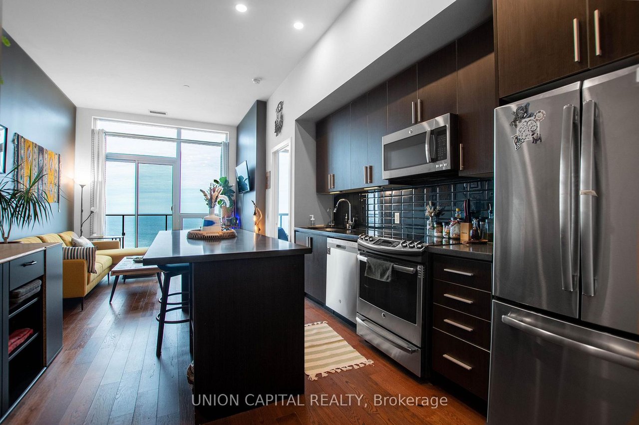 HUMBER BAY PENTHOUSE 