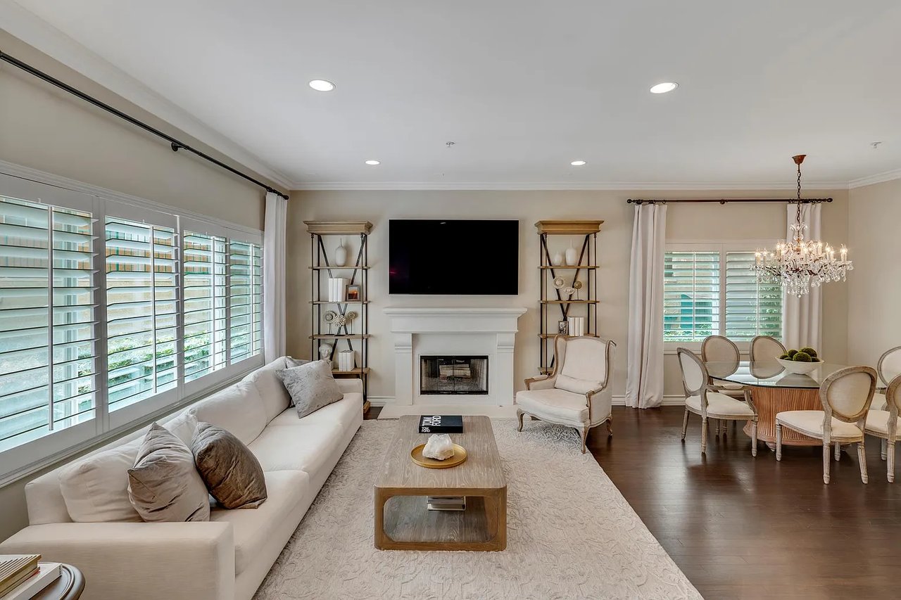 4125 W Hood Ave #104