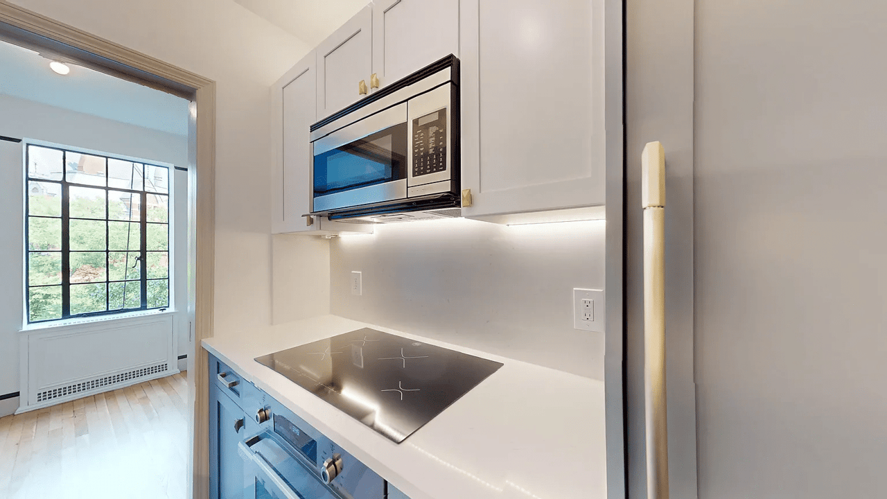 1 Christopher St APT 4H